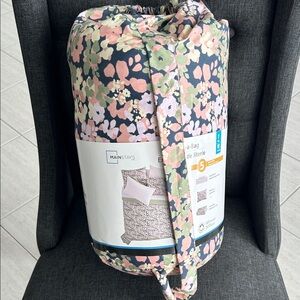 NEW 🆕 Mainstays Pink and Green Floral Bedding Set Twin Bed / comforter & sheets